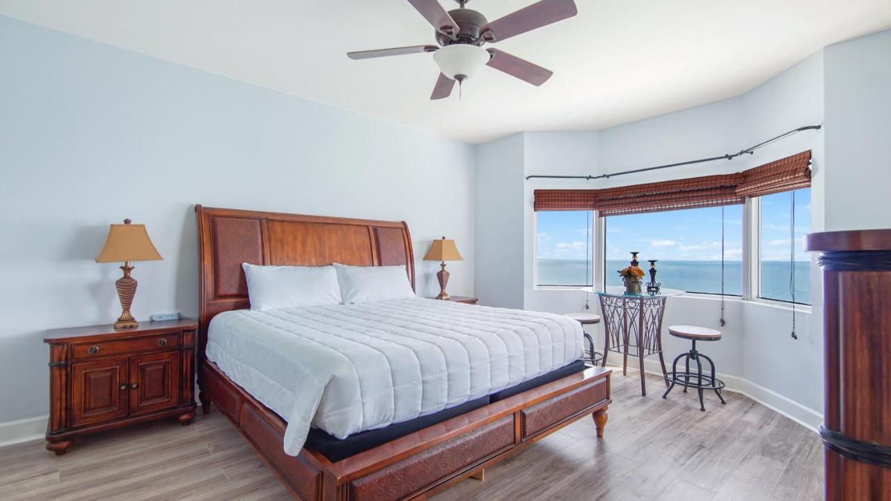 פנמה סיטי ביץ' Beachfront Spacious Renovated Condo - Pools, Hot Hub, Spa - Walk To Pier Park In Pcb מראה חיצוני תמונה